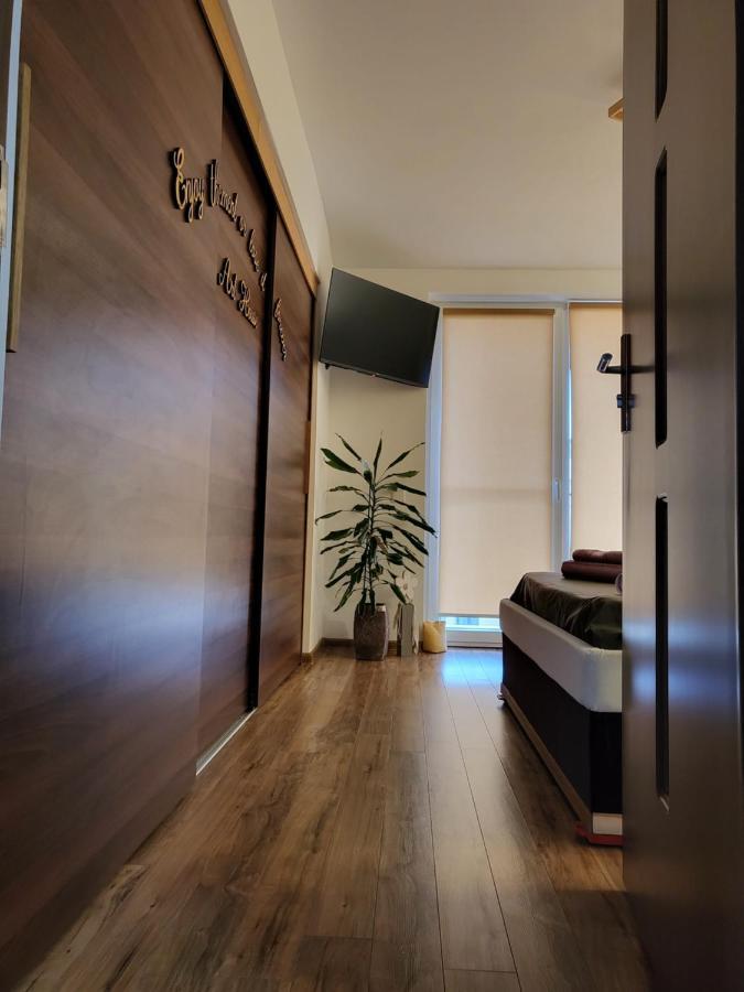 Art House Apartment Floresti  Exterior photo